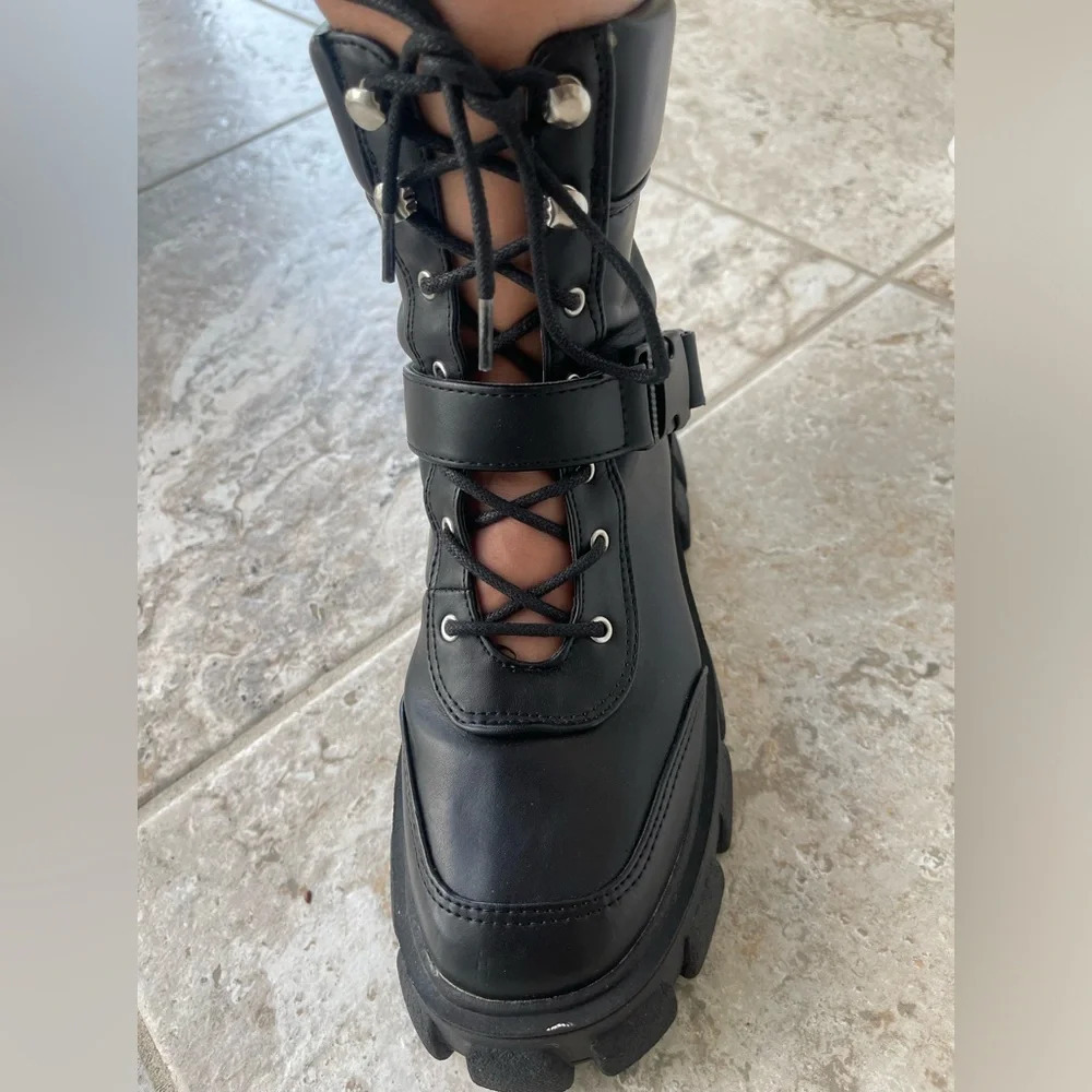 Forever 21 Buckle Chunky Platform Faux Leather lace up Booties size 6.5 - Picture 3 of 16
